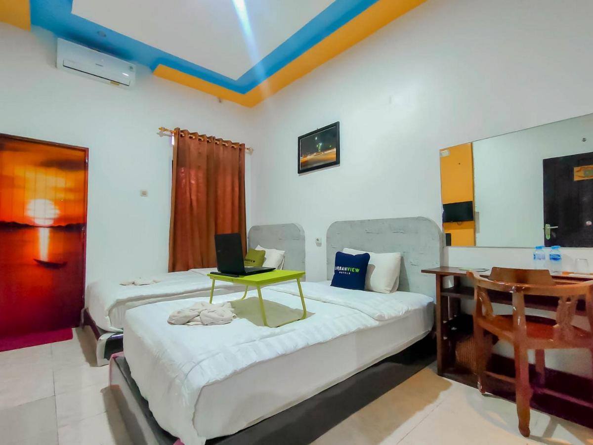 Urbanview Hotel Bagoes Sintang By Reddoorz Екстер'єр фото